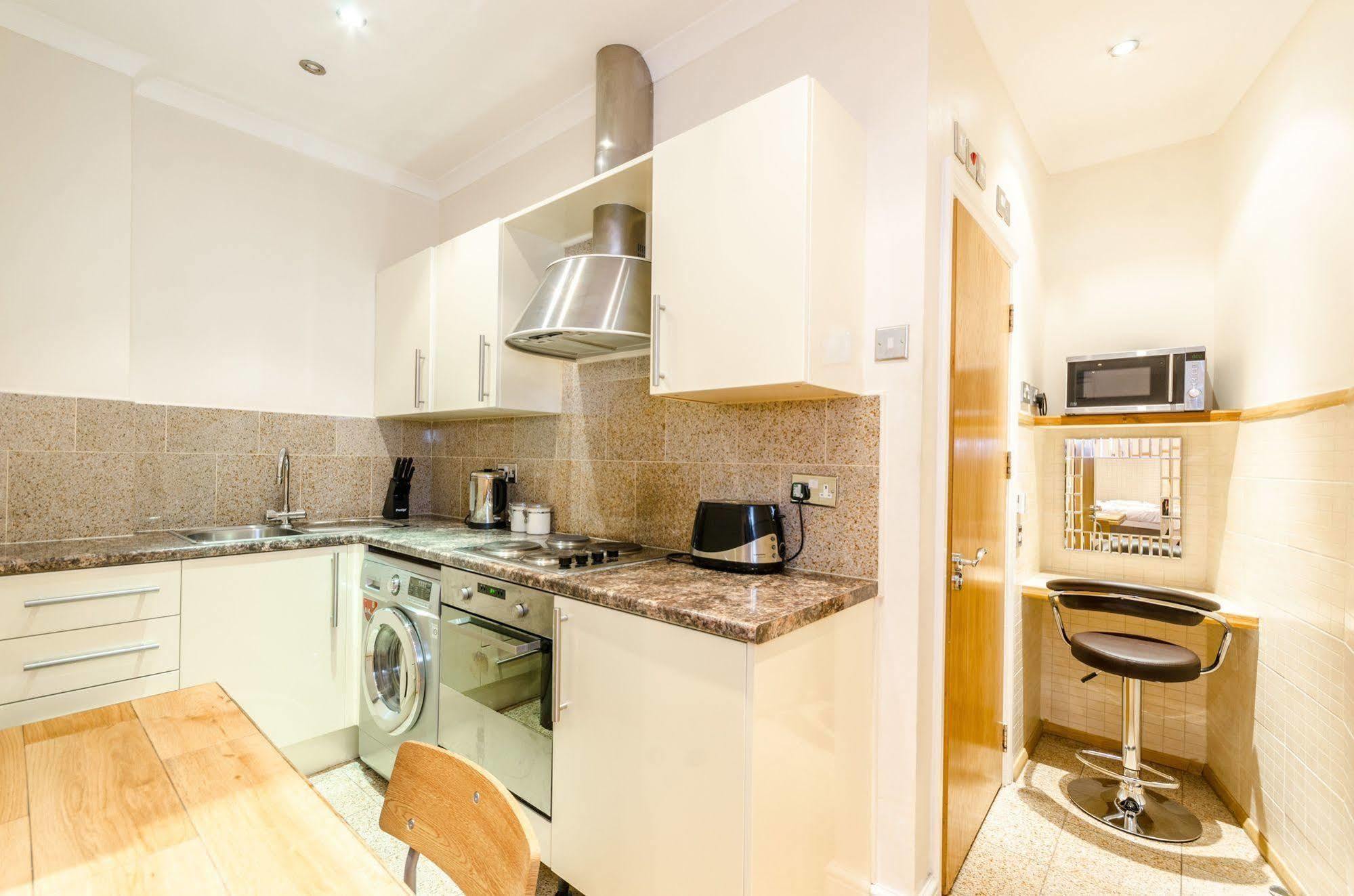 Milestone Apartments Londra Esterno foto